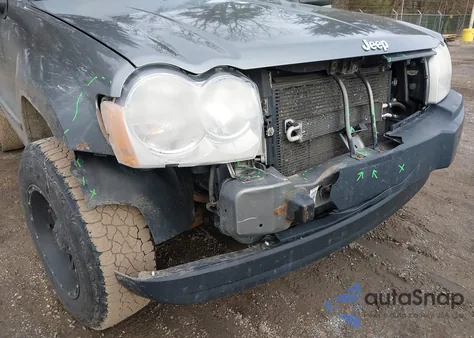 2007 Jeep Grand Cherokee Laredo z USA, uszkodzony, nr VIN 1J8HR48P87C646468